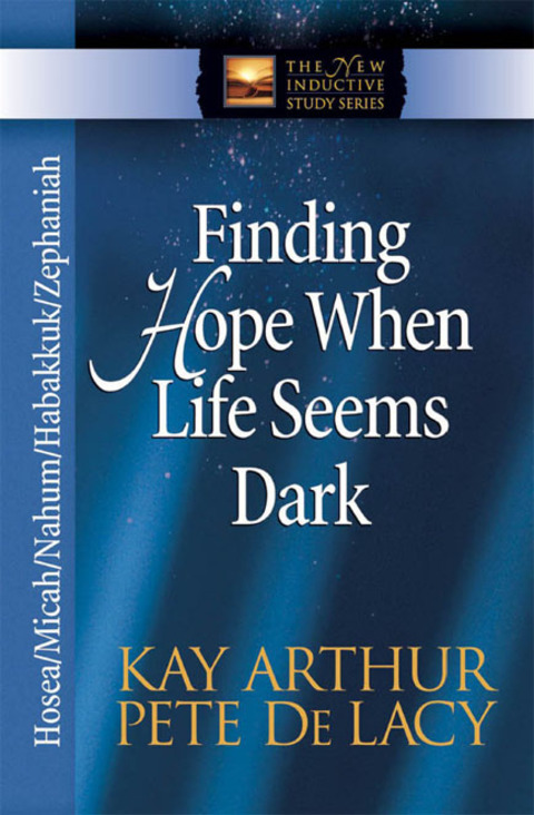 Cover image for book Finding Hope When Life Seems Dark