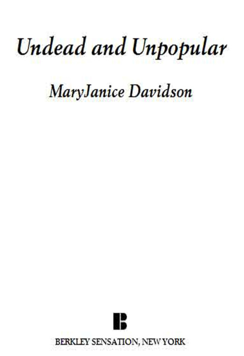 Cover image for book Undead and Unpopular