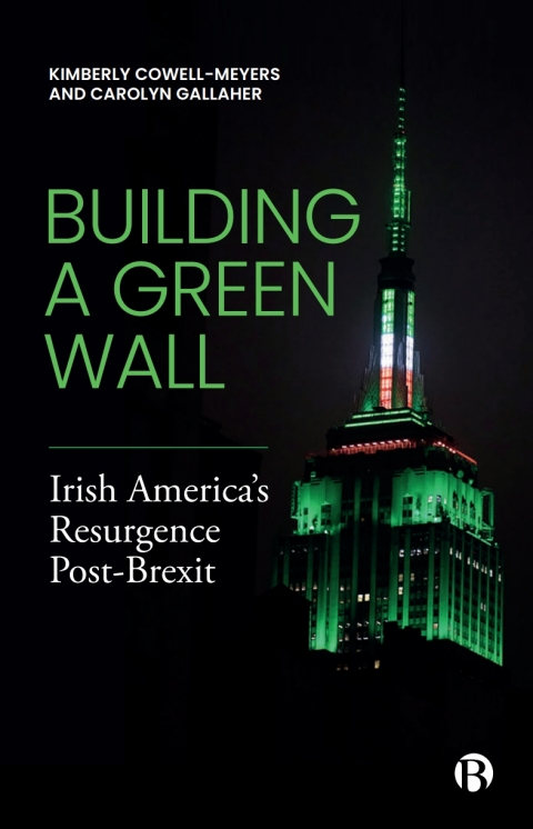 Cover image for book Building a Green Wall