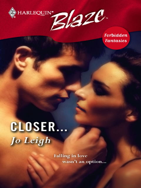 Cover image for book Closer...