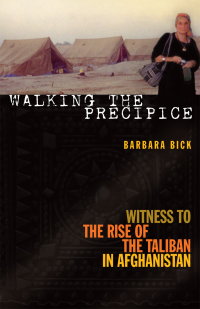 Cover image: Walking the Precipice 9781558615861