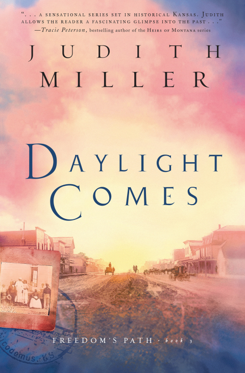 Cover image for book Daylight Comes