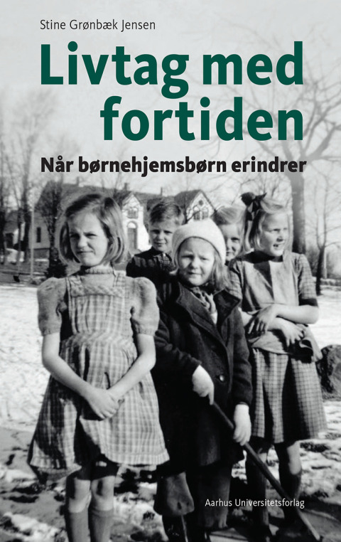 Cover image for book Livtag med fortiden