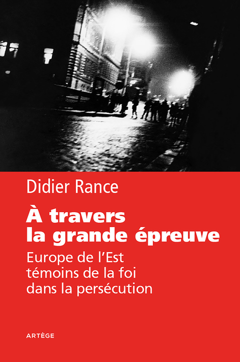 Cover image for book A travers la grande épreuve
